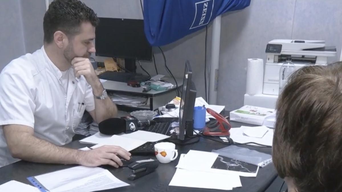 tot mai multi pacienti romani isi cauta diagnosticul pe chatgpt medicii explica la ce pericole se expun vin si sunt foarte panicati