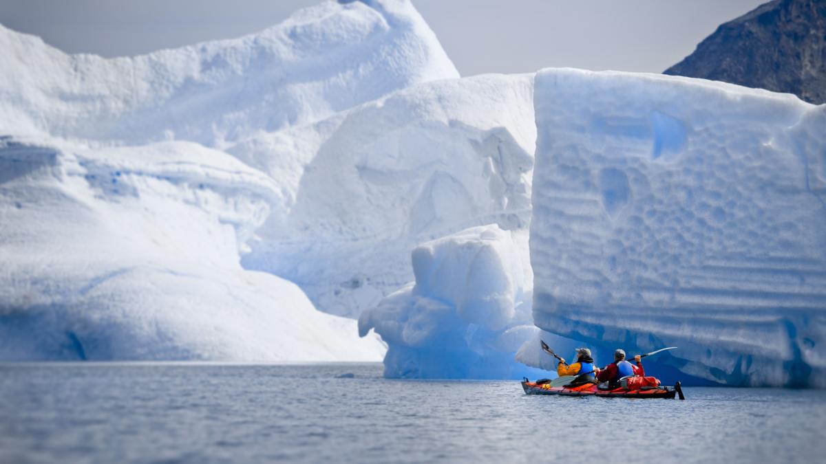 ce se ascunde de fapt sub stratul gros de gheata din groenlanda