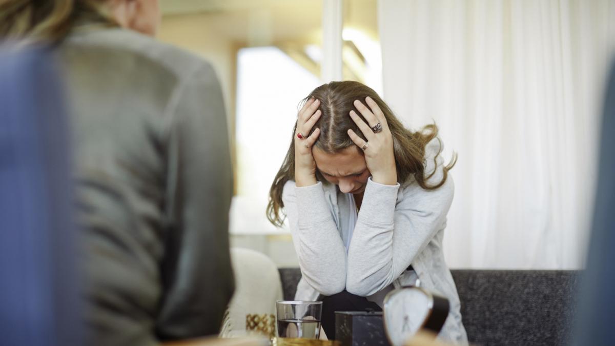 un nou tip de stres ii aduce pe romani la psiholog ce este ecoanxietatea si cum se poate trata blameaza generatiile anterioare