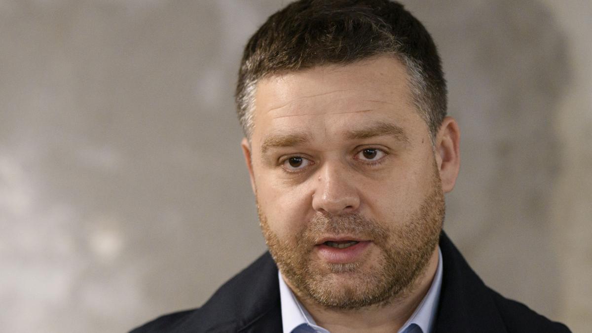 ciprian ciucu anunta infiintarea unei companii de evenimente sub umbrela primariei de sector usr il acuza ca arunca bani pe fereastra