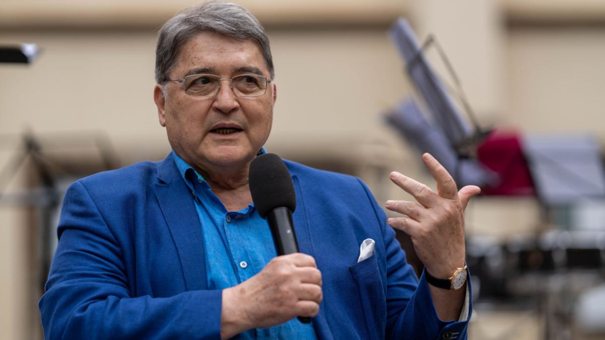 emil hurezeanu a discutat cu ministrul de externe al olandei i am spus ca e un jaf care creeaza o stare de soc de profunda emotie