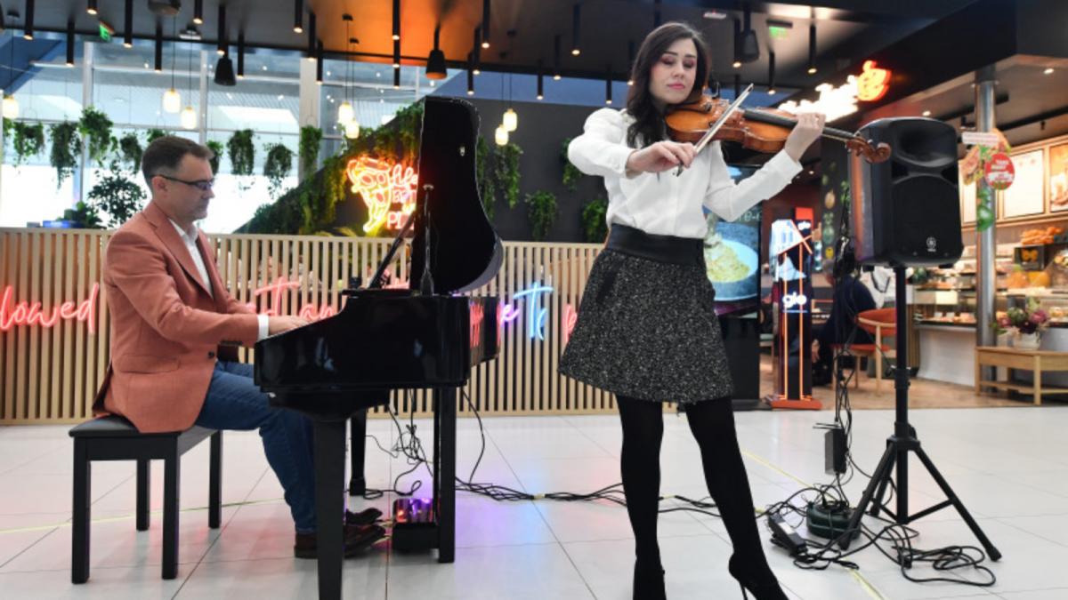 primii muzicieni romani care au intrat in cartea recordurilor diana jipa si stefan doniga au avut cel mai rapid turneu din istorie