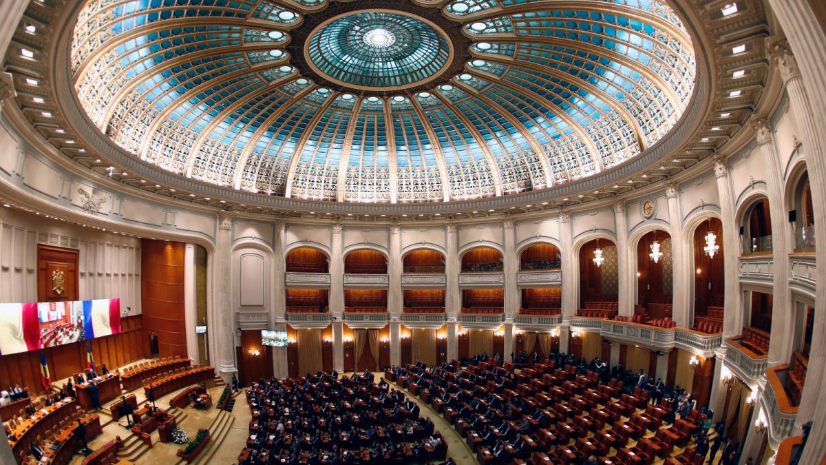 presedintele camerei deputatilor 240 de posturi urmeaza sa fie desfiintate lista departamentelor unde se fac disponibilizarile