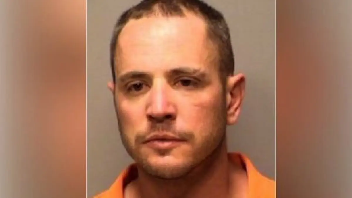 un barbat gratiat de trump dupa ce a participat la asaltul asupra capitoliului a fost impuscat mortal de un politist