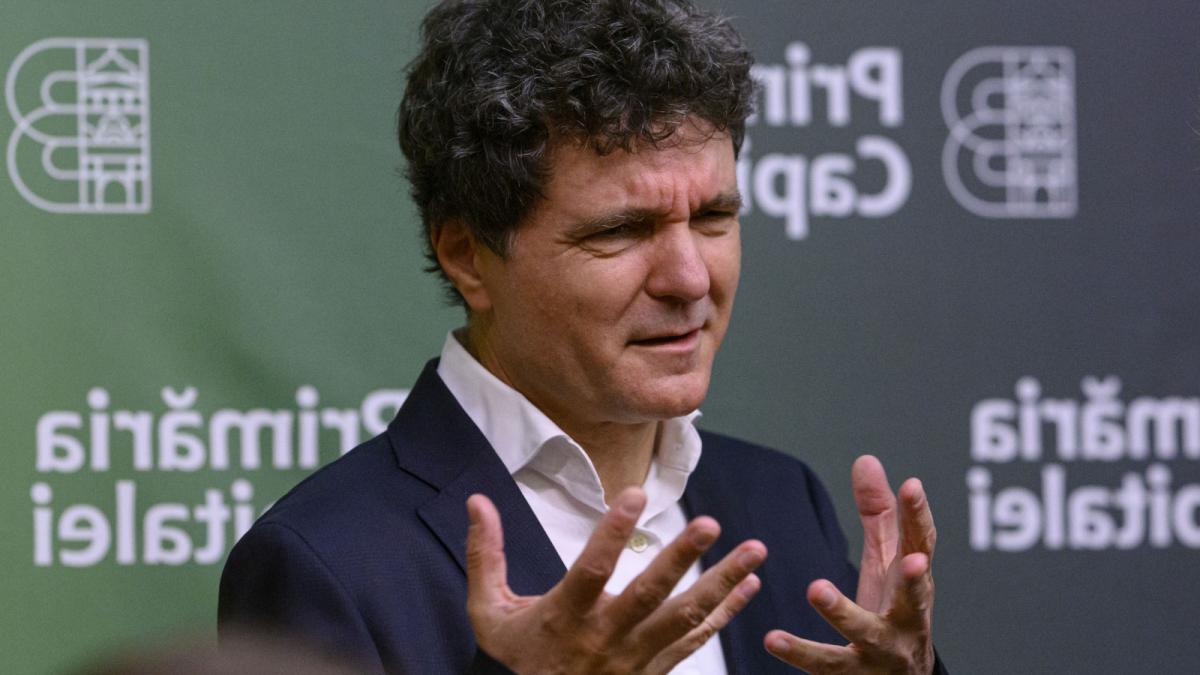 nicusor dan il acuza pe klaus iohannis ca a fost absent din comunicarea publica a lasat loc pentru teorii conspirationiste