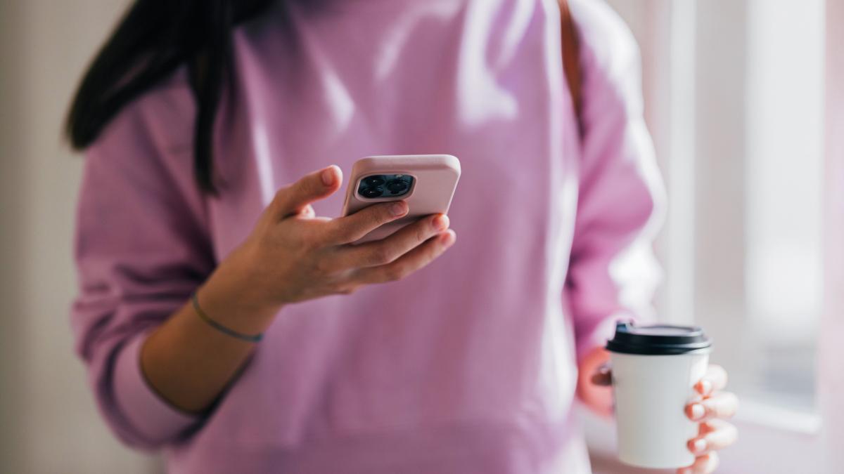 o tanara de 13 ani din italia si a reclamat parintii pentru abuz dupa ce tatal ei i a oprit internetul