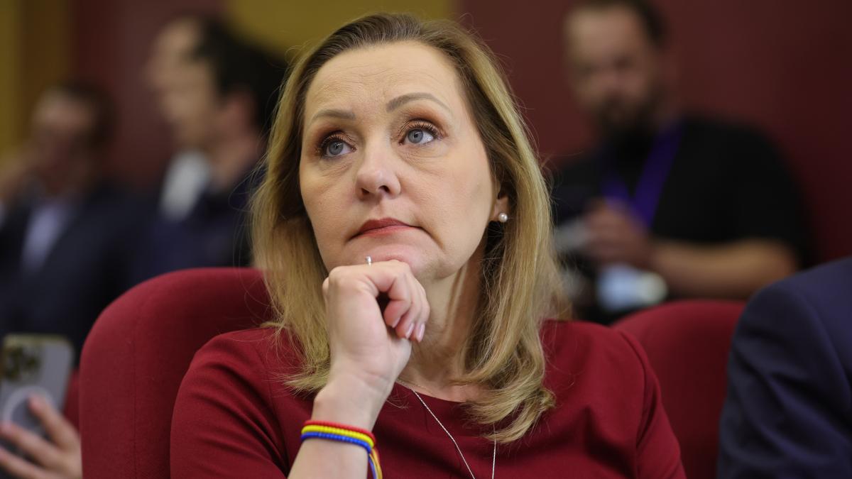 elena lasconi ii acuza pe liderii politici ca nu condamna declaratiile lui calin georgescu