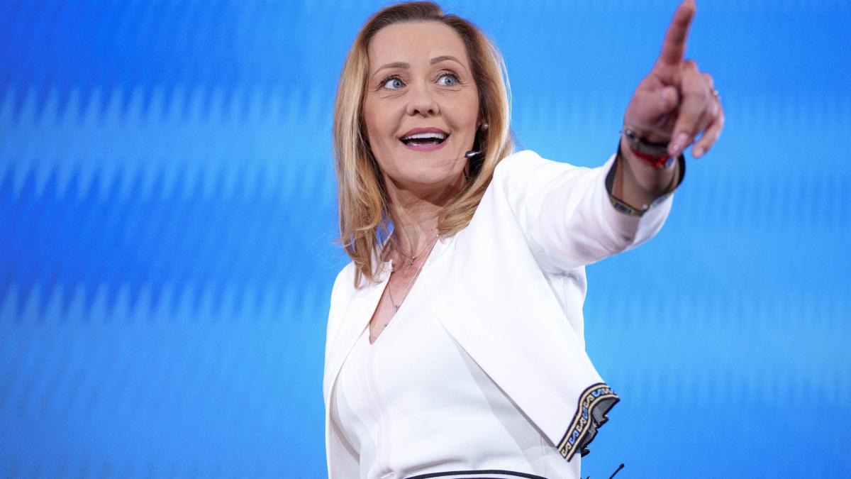 elena lasconi spune ca in usr nu s a discutat retragerea ei de la prezidentiale colegii ma sustin doar la televizor