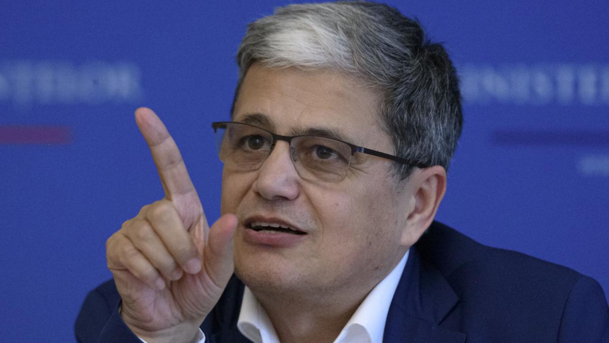 marcel bolos masura de reducere a cheltuielilor de personal cu 5 a fost luata pentru toate ministerele