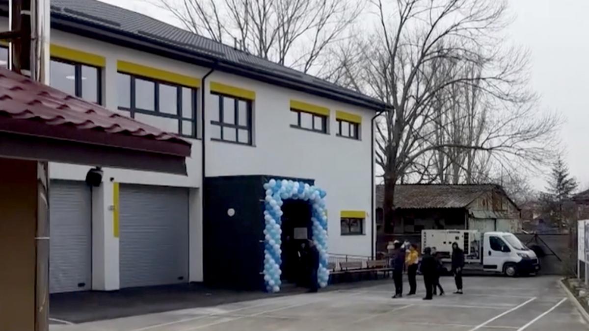 un liceu din buzau a fost reabilitat energetic are panouri fotovoltaice sisteme inteligente de ventilatie si consuma cu 60 mai putin