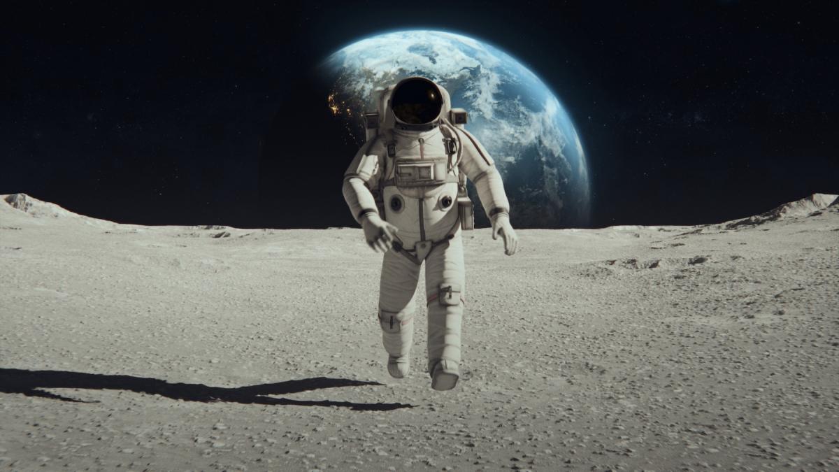 astronaut care merge pe luna