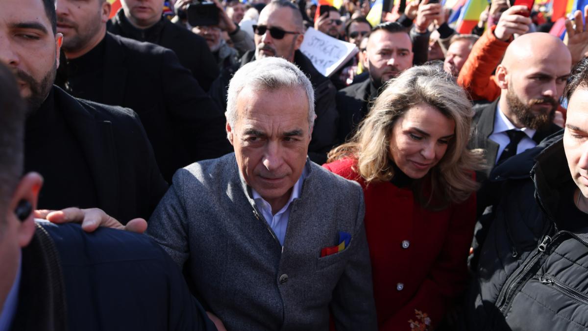 mai il acuza pe calin georgescu ca a mintit cand a spus la televizor ca politia face dosare penale oricui protesteaza pe social media