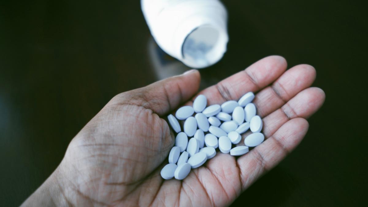 paracetamol challenge o noua provocare periculoasa pe tiktok medicii avertizeaza poate distruge ficatul