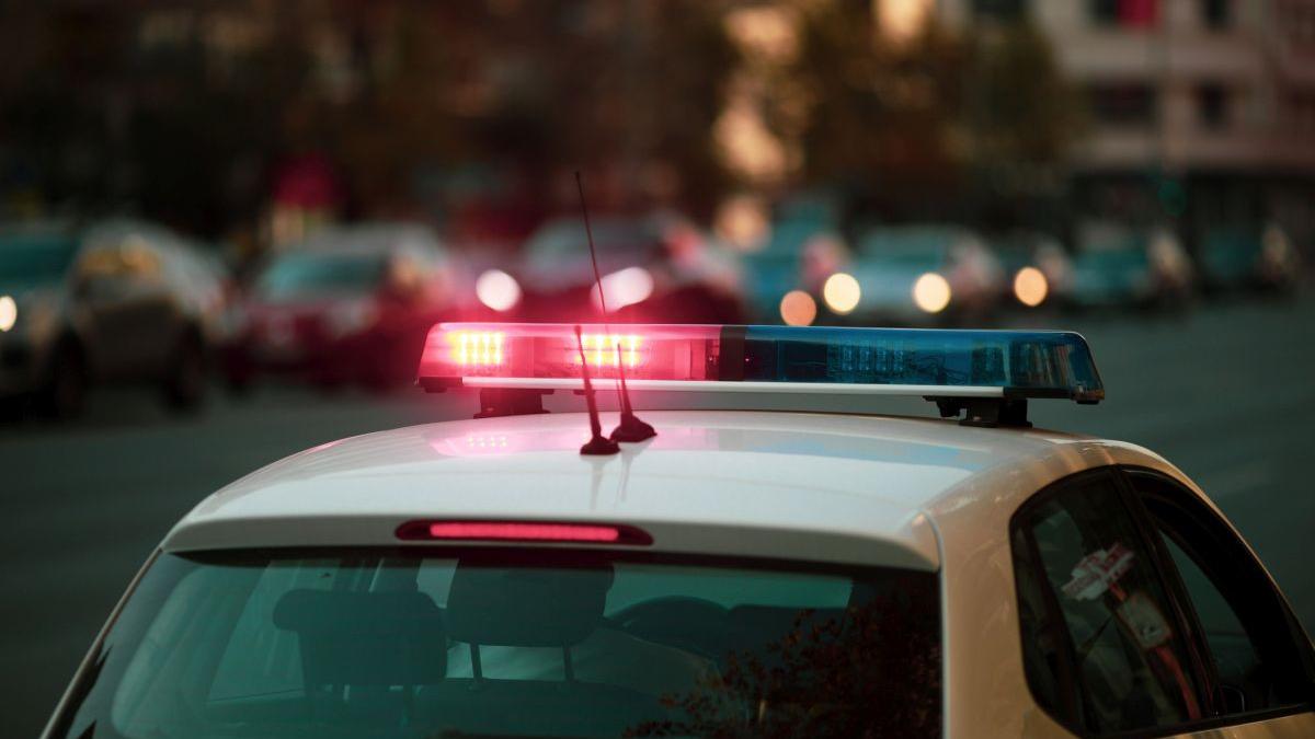 doi politisti spagari au trimis un sofer la bancomat sa scoata bani de mita dupa ce l au prins fara rca in capitala ce a patit soferul