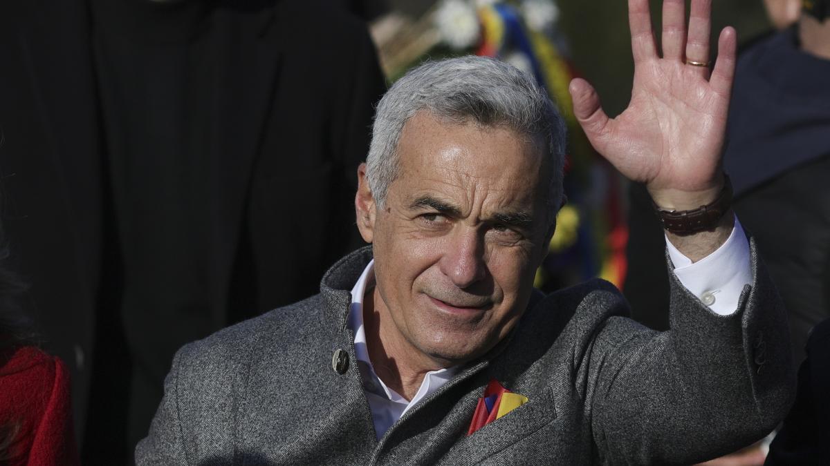 oficial calin georgescu are un dosar penal deschis de politie si parchet pentru afisele electorale ilegale