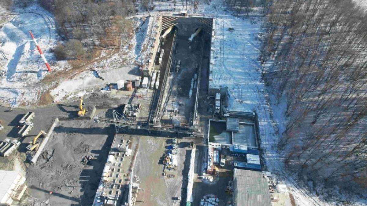 calea ferata brasov sighisoara patru tuneluri sunt forate pe traseu ce progrese inregistreaza cartitele aktor