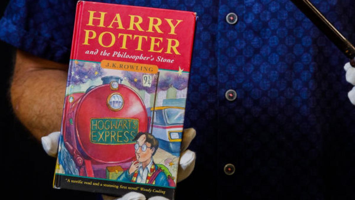 cu cat s a vandut un exemplar princeps al celebrei serii harry potter