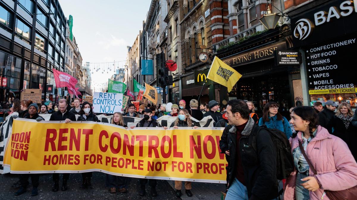 londonezii platesc pentru a locui in scoli parasite blocuri de birouri si o veche catedrala pentru a evita chiriile nebunesti