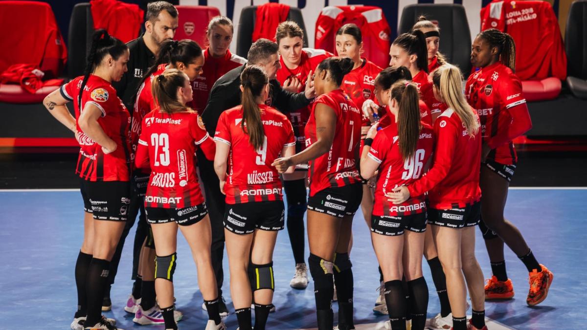 antrenorul echipei de handbal gloria bistrita nasaud a fost demis multumim florentin pera antrenorul echipei de handbal gloria bistrita nasaud a fost demis multumim florentin pera