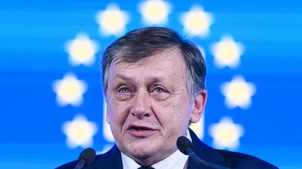 crin antonescu romania este o tara aflata in deriva
