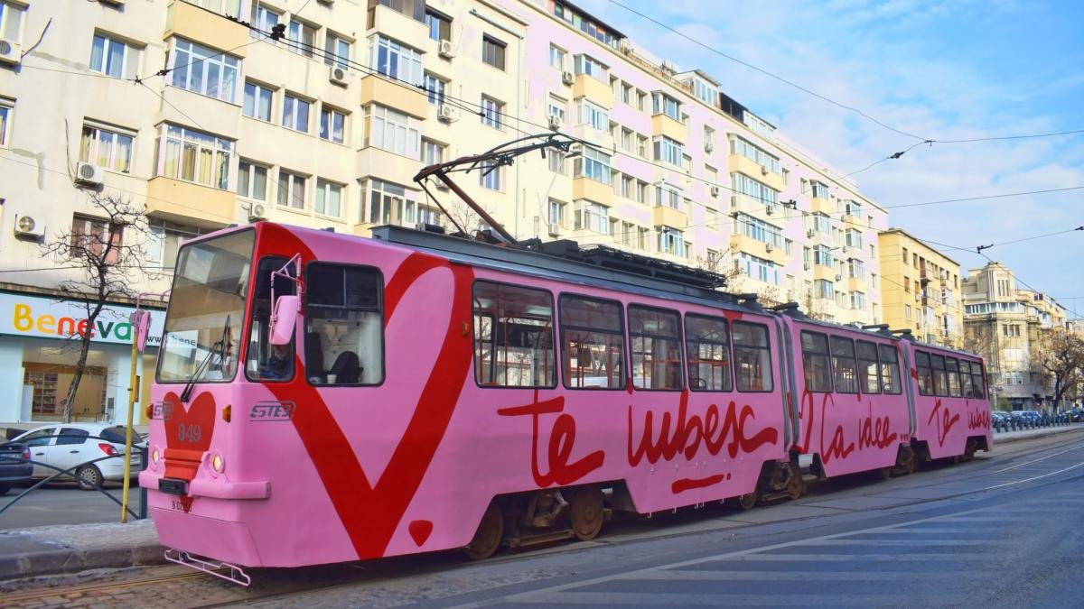 dragostea e pe sine tramvaiul iubirii circula prin bucuresti de ziua indragostitilor pe ce ruta poate fi vazut