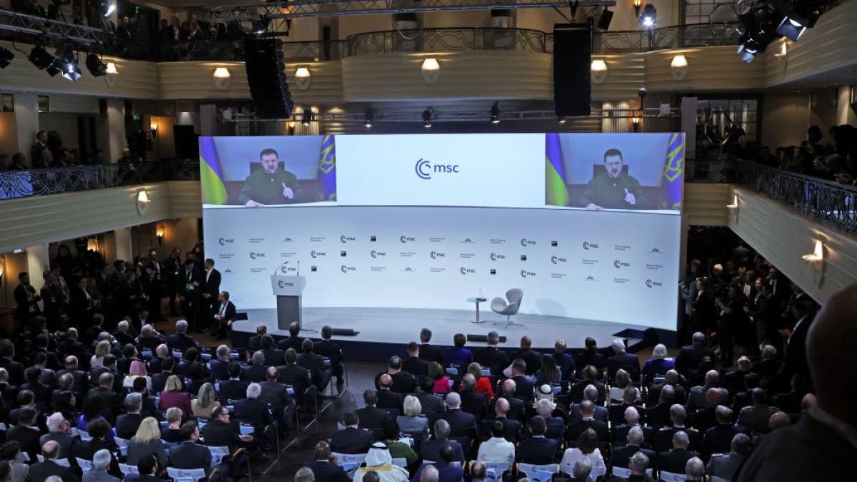 zelenki voi vorbi doar cu putin nu cu alti oficiali rusi