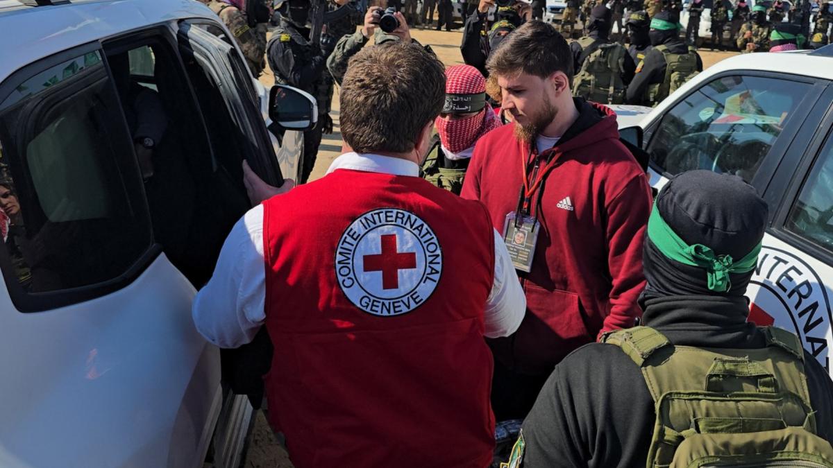 inca trei ostatici israelieni au fost eliberati din gaza in toiul disputelor care pun in pericol acordul de incetare a focului