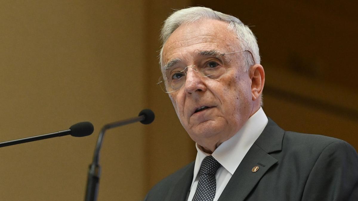 mugur isarescu un euro ar putea depasi 5 lei acest lucru o sa aiba mare impact mugur isarescu un euro ar putea depasi 5 lei acest lucru o sa aiba mare impact
