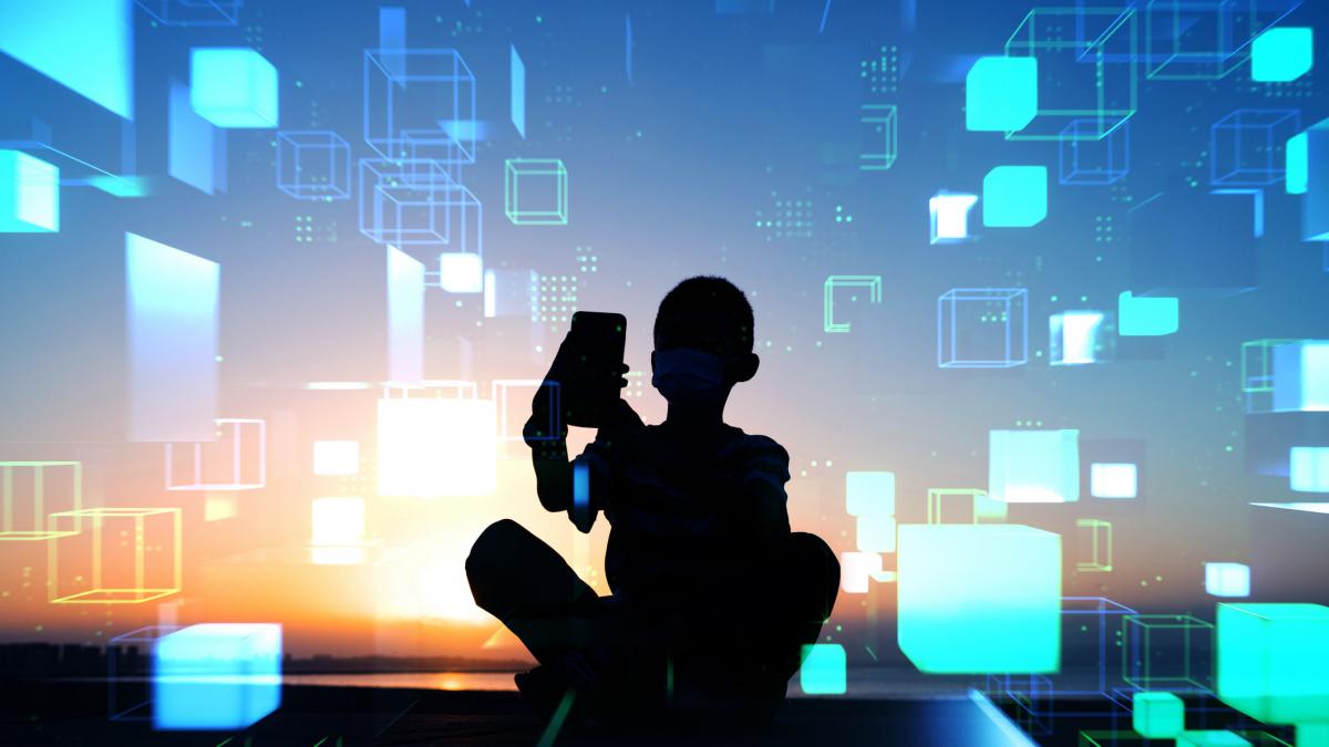 crescuti de roboti in loc de bona izolati de realitate si fara emotii cum va arata generatia beta ai va face parte din viata lor