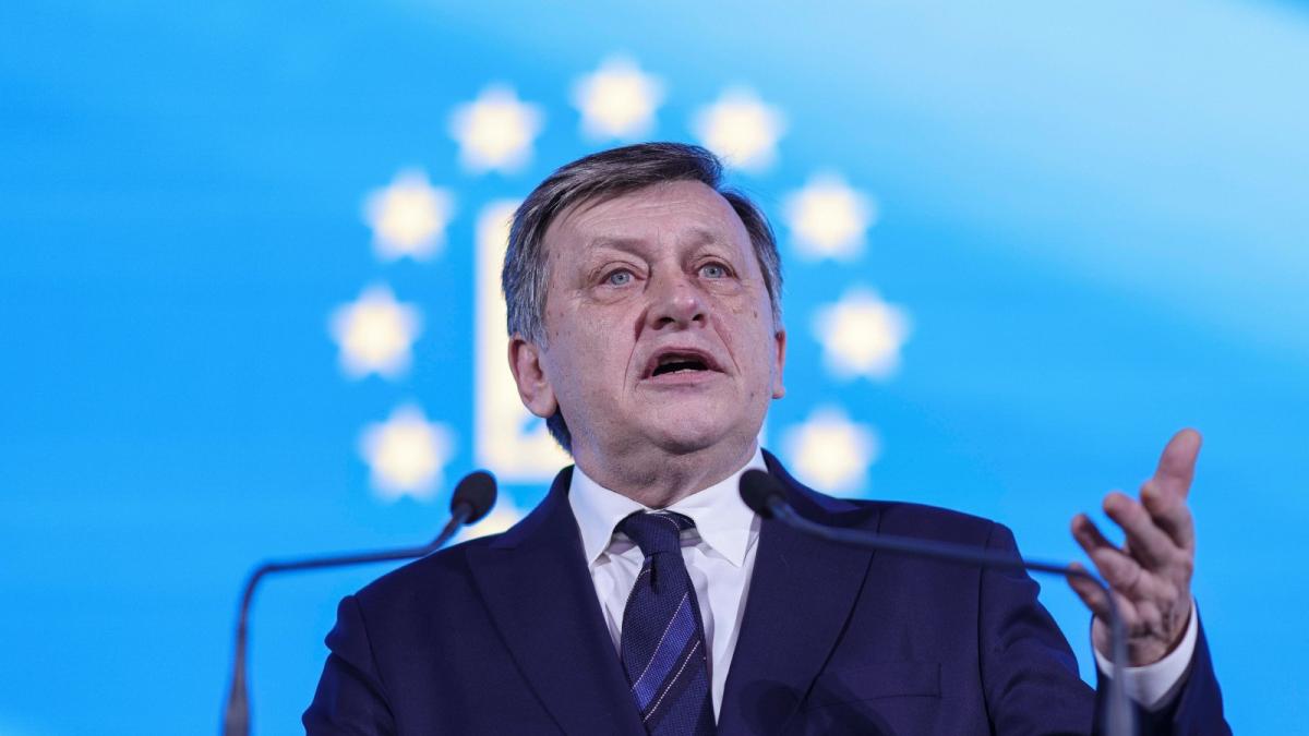 crin antonescu despre primul lucru pe care l ar face ca presedinte l as suna pe musk si i as spune ca romania e un stat suveran