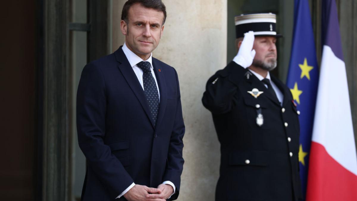 emmanuel macron a acuzat rusia ca a manipulat alegerile din romania rusia e o amenintare existentiala pentru europeni