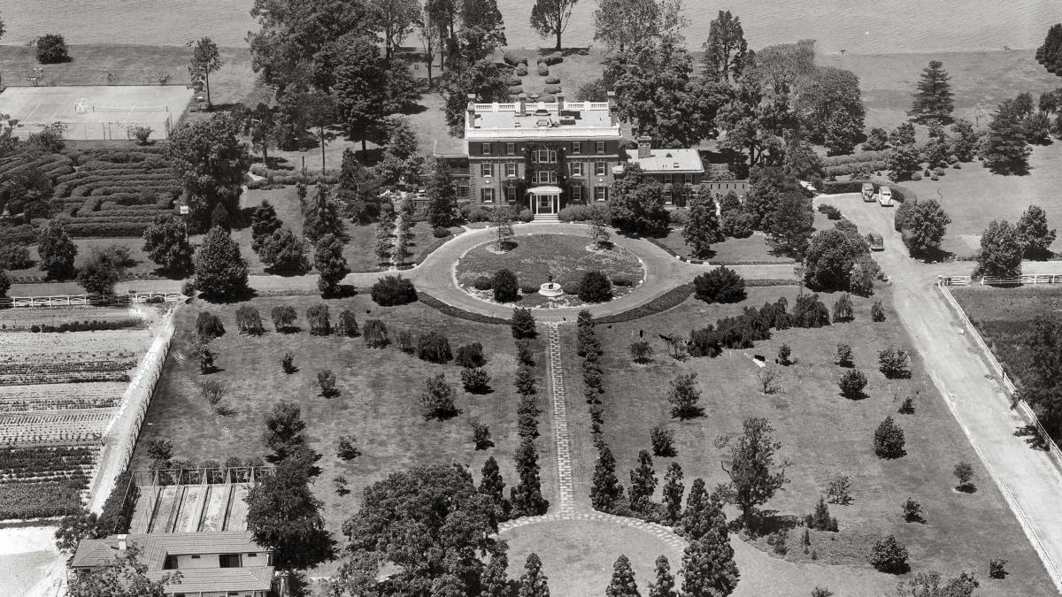 cererea ciudata a rusilor la negocierile cu americanii lavrov a cerut doua case confiscate de obama cu piscine si terenuri de tenis