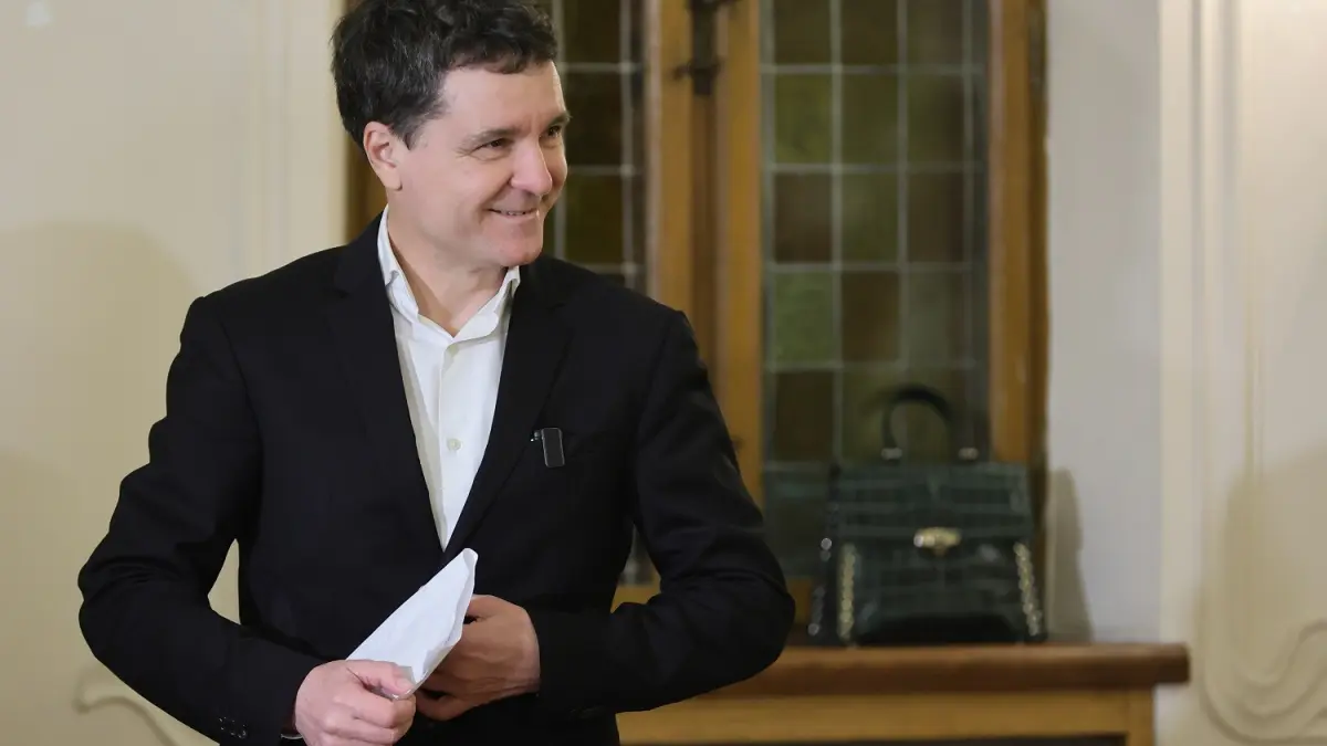 nicusor dan calin georgescu si a facut campanie in sua imi inchipui ca nu pe gratis