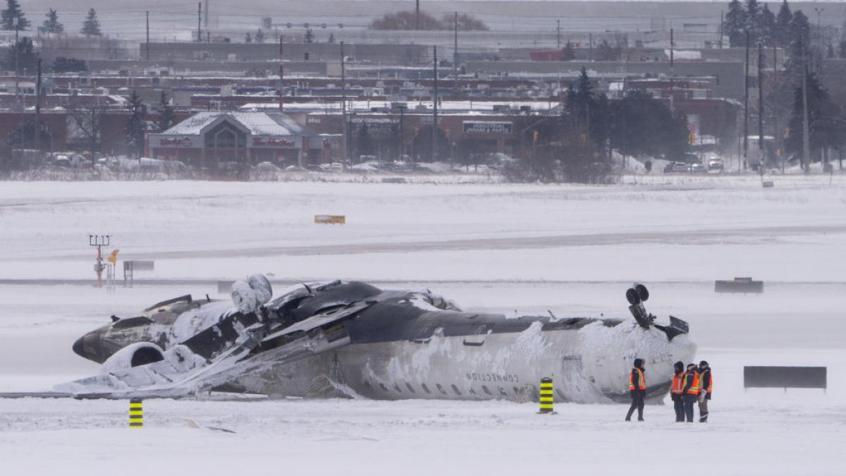 pasagerii avionului prabusit in toronto vor primi despagubiri de peste 2 milioane de dolari