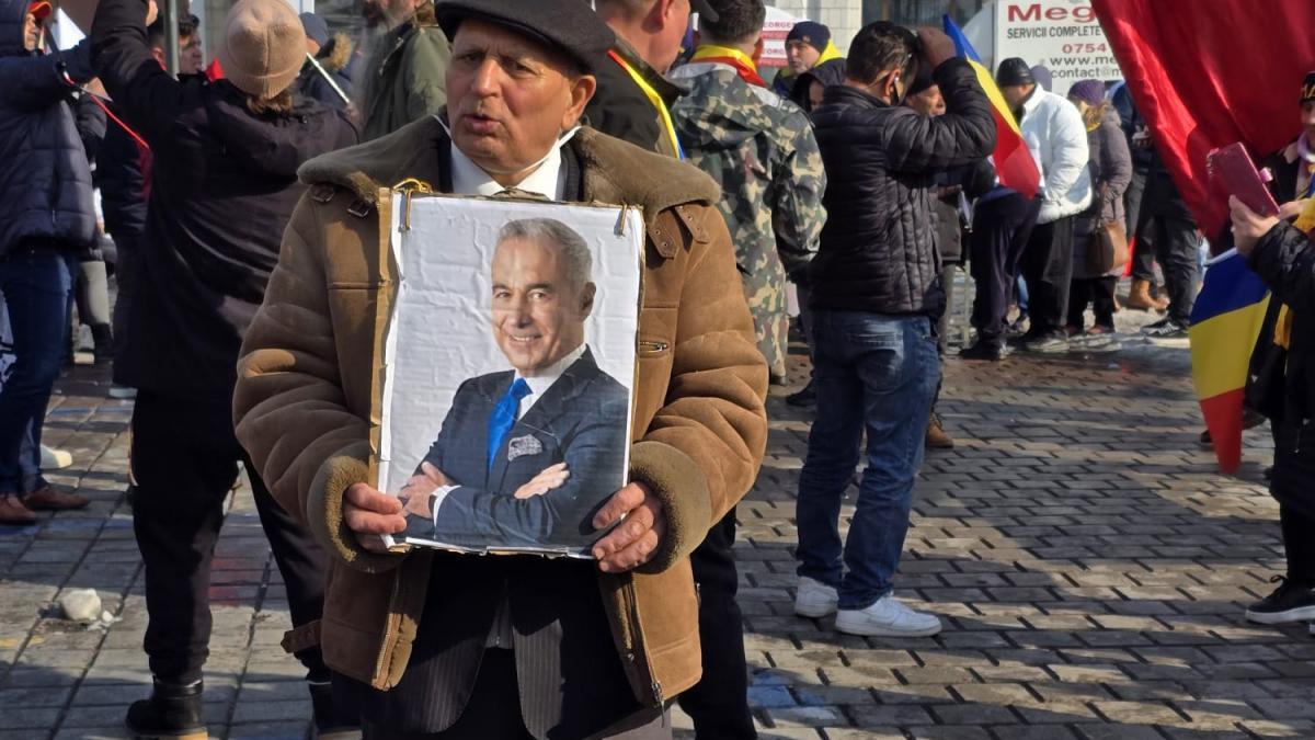 aur anunta ca a strans toate cele 200 000 de semnaturi pentru candidatura lui calin georgescu la prezidentialele din mai