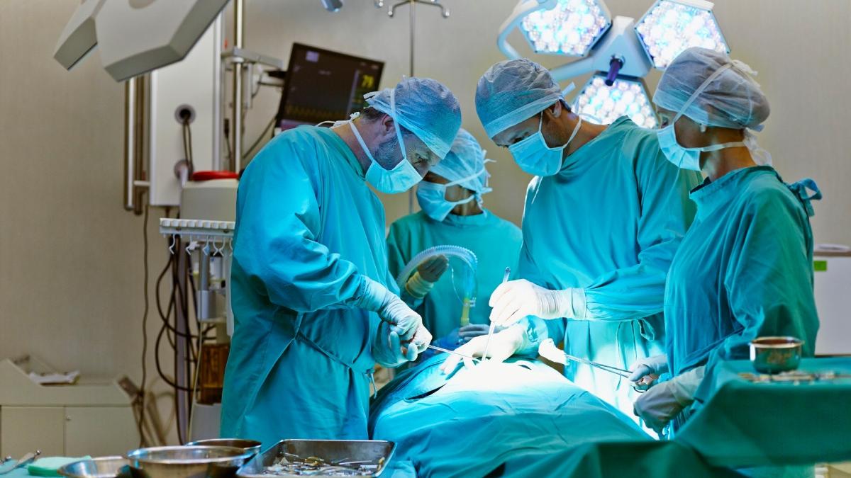 premiera mondiala cativa medici din londra au vindecat orbirea copiilor cauzata de o afectiune rara folosind o terapie genetica