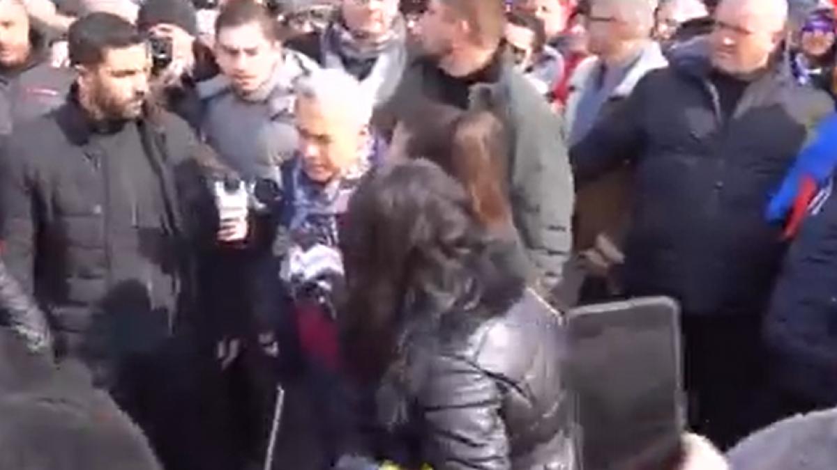 sustinatorii aur si ai lui calin georgescu au iesit la protest in capitala jandarmeria anunta masuri sporite de securitate
