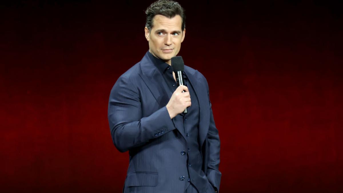 amazon a cumparat drepturile asupra francizei james bond bezos isi intreaba urmaritorii cine sa fie urmatorul agent 007