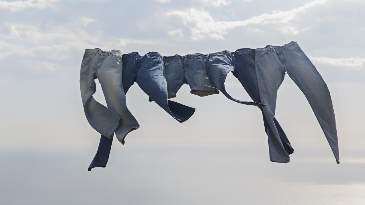 de ce se spune de fapt pereche de pantaloni