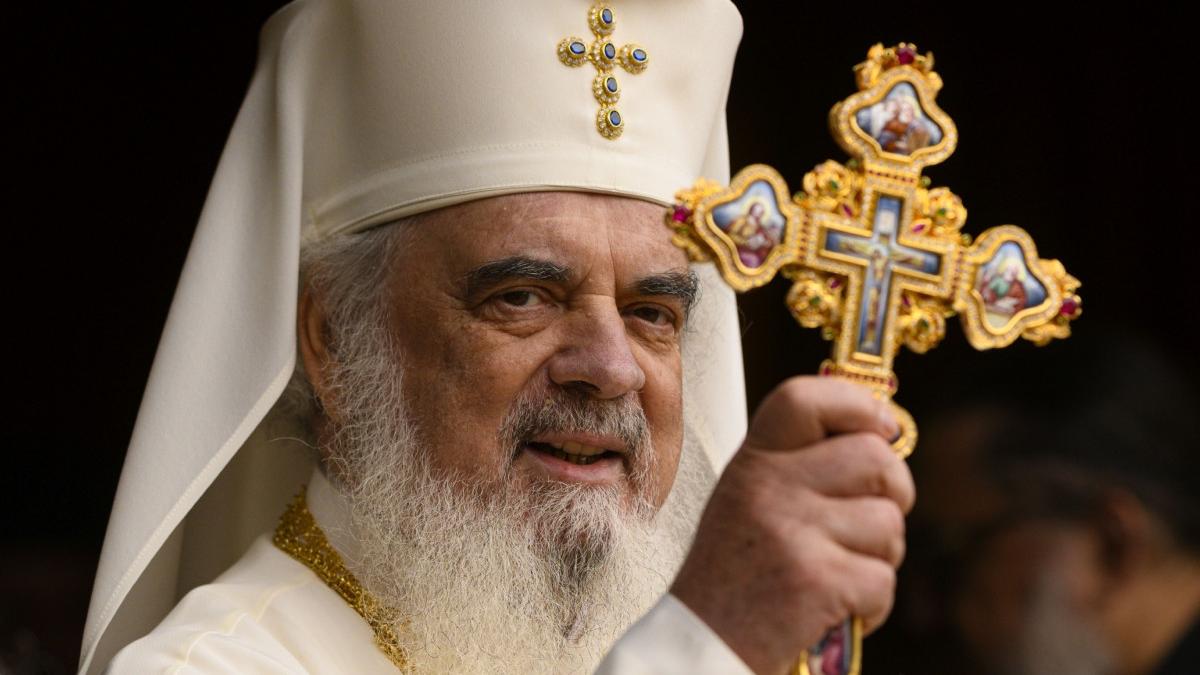 patriarhul daniel mesaj pentru papa francisc ne rugam domnului iisus hristos sa vindece suferinta sanctitatii voastre