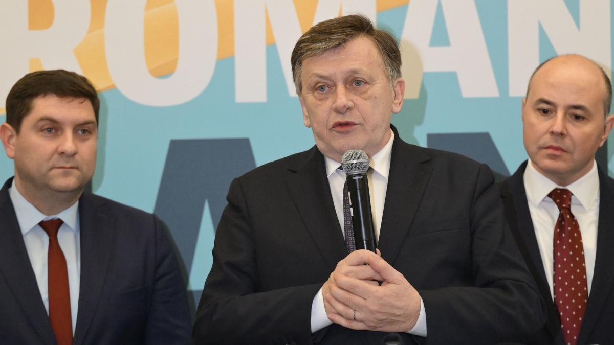 crin antonescu romania e sub un atac la mintile oamenilor si dinauntru si din afara