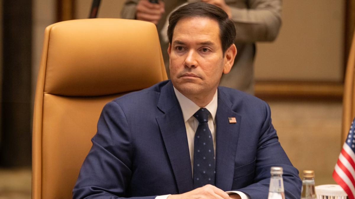 marco rubio fie ca ne place fie ca nu rusia e o putere globala avem interese comune trump s a suparat foarte tare pe zelenski