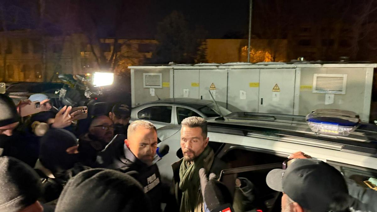 eugen sechila umbra lui calin georgescu a fost oprit pe aeroport si dus la audieri
