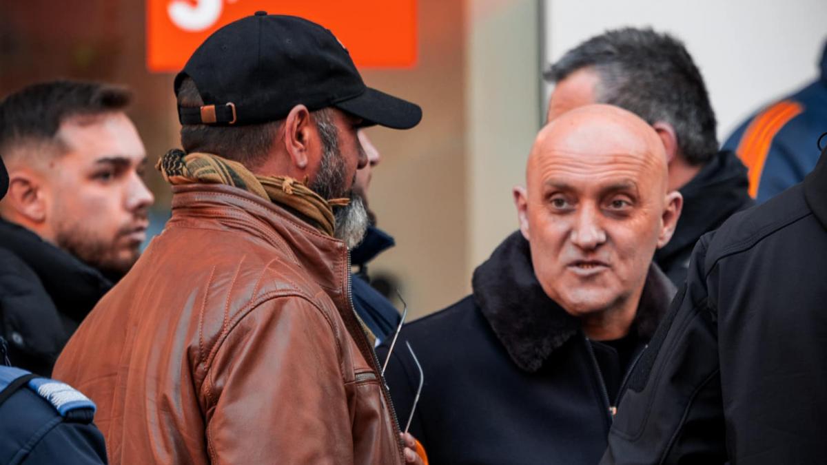 horatiu potra instiga la proteste violente romani iesiti cu parul daca nu iesiti acum suntem morti