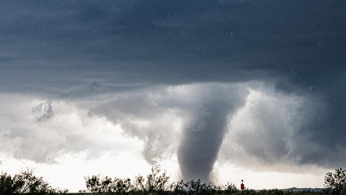avertizare de calatorie pentru romanii care merg in franta cod violet pe insula la reunion din cauza ciclonului garance