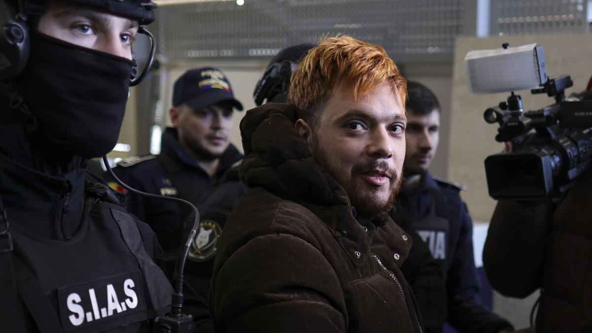 emmanuel macron l a felicitat personal pe catalin predoiu pentru prinderea teroristului mohamed amra