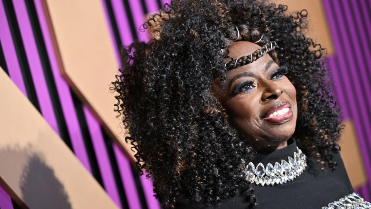 cantareata angie stone a murit la 63 de ani intr un accident de masina