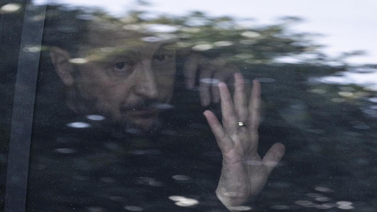 zelenski pleaca de la casa alba