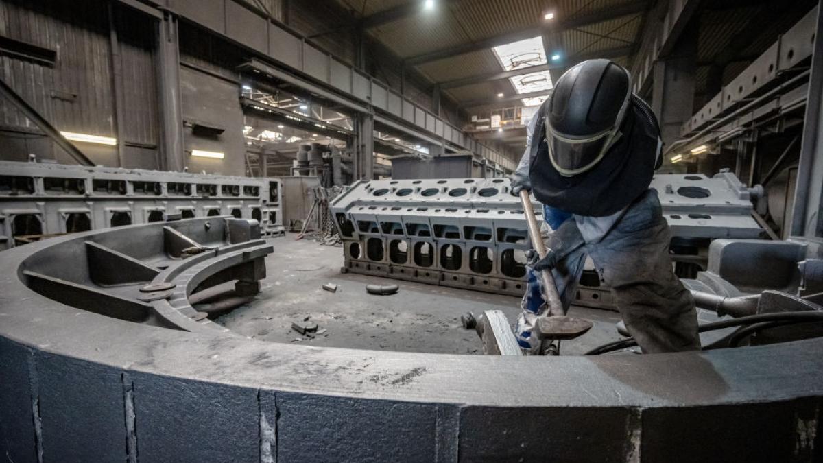 tancuri in loc de masini companiile germane isi muta productia in aparare merz a anuntat investitii de 500 de miliarde de euro