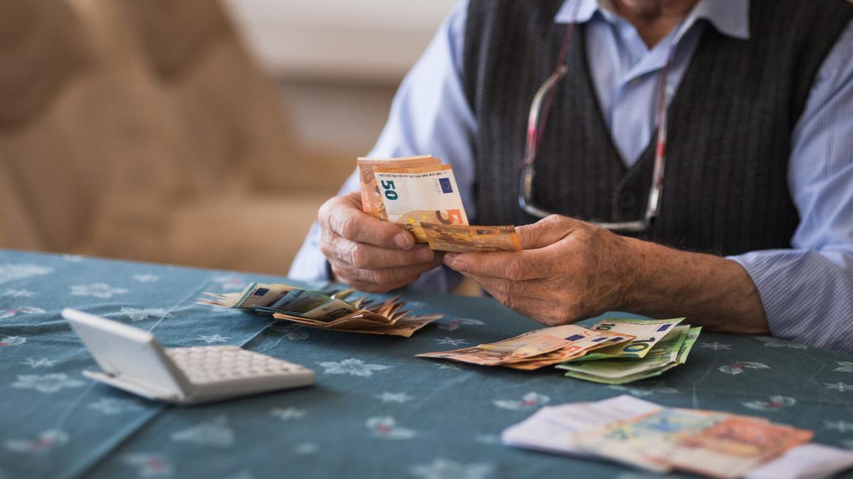 pensionar bani euro calcule